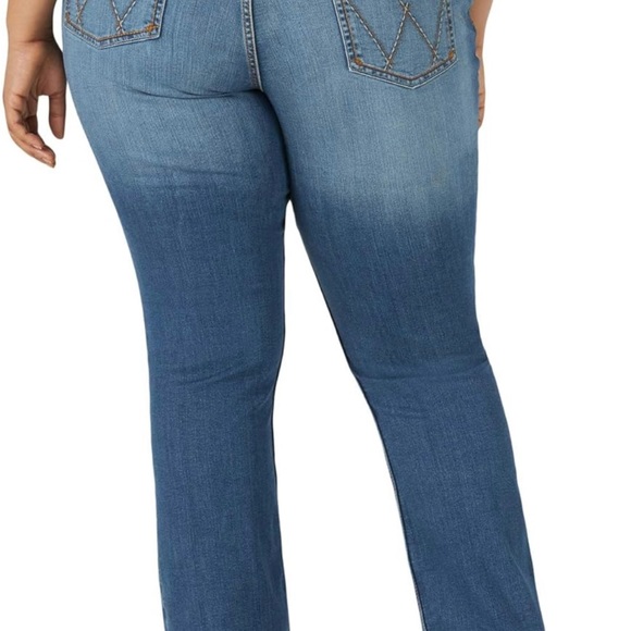 Wrangler Women's Retro Mae Plus Size Mid Rise Stretch Boot Cut Jean size 18x32 - Picture 3 of 4